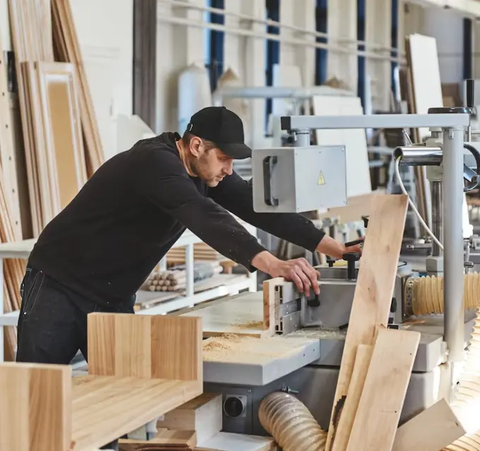 IKEA carpenter 1